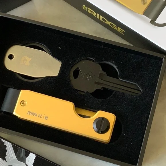 The Ridge 24 Karat Gold Key Case - Picture 6 of 11